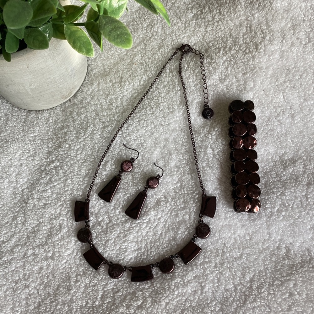 NWOT - Liz Claiborne Modern Bronze Necklace Earrings Bracelet Set